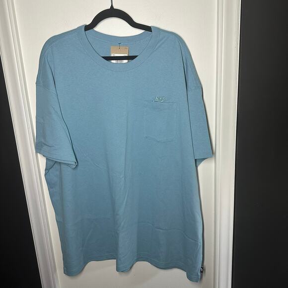 NEW Nike Men's Premium Essentials Pocket T-Shirt Blue Size XXL - Picture 2 of 10